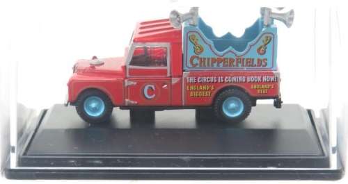 Chipperfields Circus Loudspeaker LandRover Series 1 - 109` 1:76 Oxford mint NEW+boxed MWS. CH025