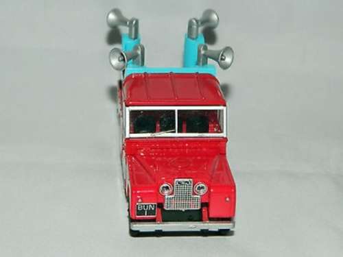 Chipperfields Circus Loudspeaker LandRover Series 1 - 109` 1:76 Oxford mint NEW+boxed MWS. CH025