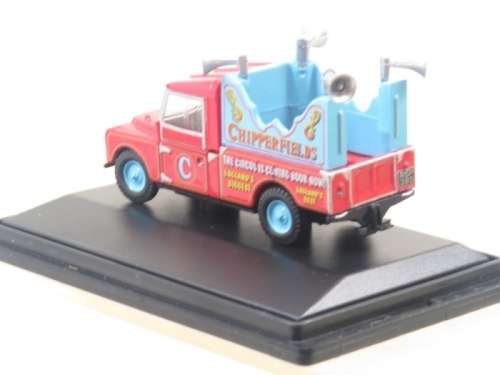 Chipperfields Circus Loudspeaker LandRover Series 1 - 109` 1:76 Oxford mint NEW+boxed MWS. CH025