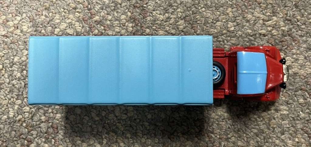 Bedford O articltd truck Chipperfields Circus 1:50 pre-owned, near mint, no marks MWS. CH97303