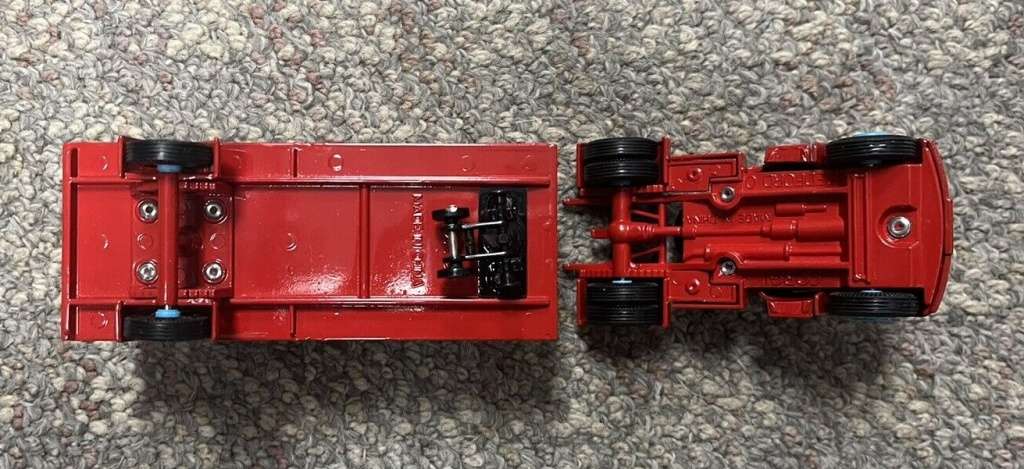 Bedford O articltd truck Chipperfields Circus 1:50 pre-owned, near mint, no marks MWS. CH97303