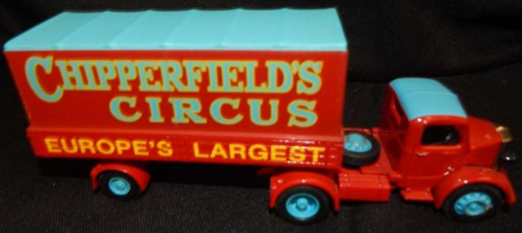 Bedford O articltd truck Chipperfields Circus 1:50 pre-owned, near mint, no marks MWS. CH97303