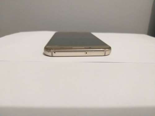 Samsung Galaxy A5 2017! Slightly Cracked.