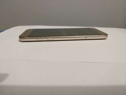 Samsung Galaxy A5 2017! Slightly Cracked.