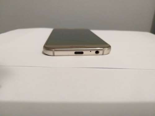 Samsung Galaxy A5 2017! Slightly Cracked.