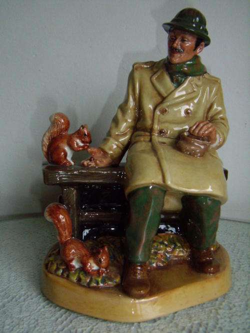 Royal Doulton - VINTAGE FIGURE Lunch Time HN 2485 (1972)