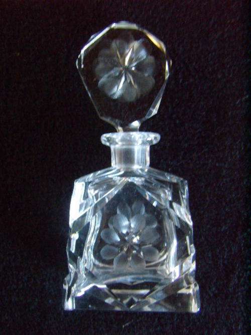 Crystal perfume Bottle with Gorgeous Floral Stopper - Excellent Condition
