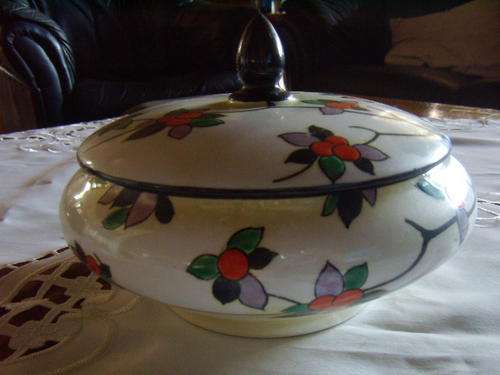 Shelley - Luster Bowl & lid, Vibrant Colours - Good Size 16cm x 10cm (h)