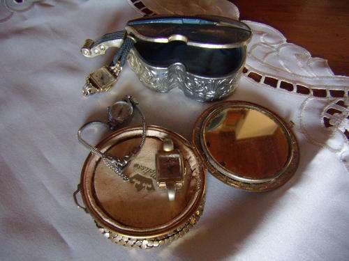 Collection of 3x Ladies Watches, Silver Guitar Ring Valvet Line Boxm Gold Beaded Metal Powder Compac