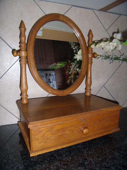 Stunning Solid Turned Wood Vanity Unit with Lovely Oval Framed Detachable Mirror & Drawer.