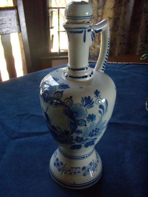 Delft Blue - Schiedam Distilleries Decanter with Original Stopper - Superb Piece - No Chips
