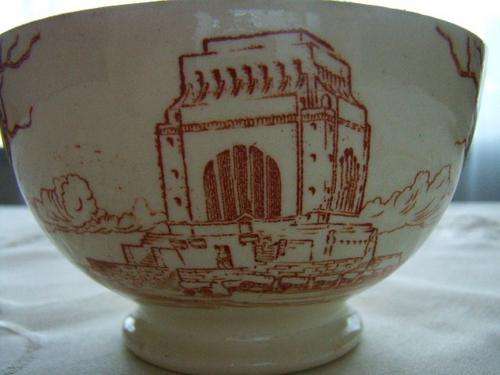 Voortrekker Monument Commerative Bowl made by Famous Maastricht Dutch Potter Co- Excellent Condition