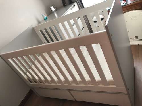 Wooden Cot & Compactum