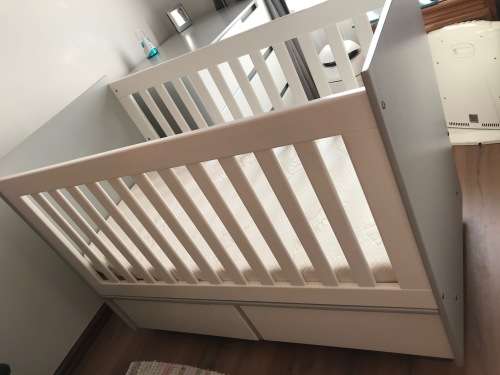 Wooden Cot & Compactum