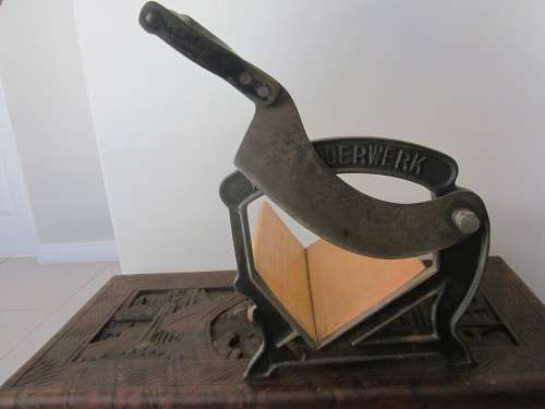 ANTIQUE c1900 ALEXANDERWERK CAST IRON BREAD SLICER