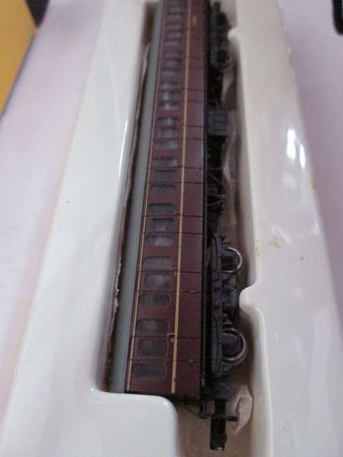 BR MK1 5ft Suburban Compartment 2nd Maroon Coach M46073