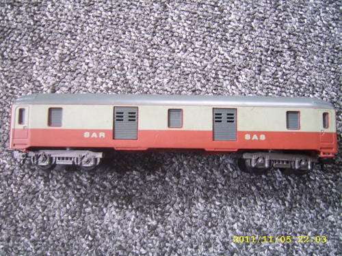Lima SARS Baggage Car HO Scale