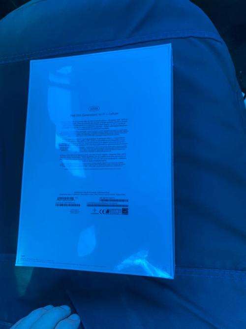 IPAD 8TH Genration with Wifi and Cellular