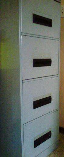 FOUR DRAWER FURNSTEEL FILING CABINET IN GOOD CONDITION