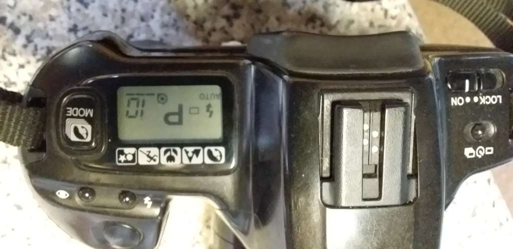 Minolta Dynax 300 si. FILM camera with 35 to 70 Zoom and auto focus and advance.