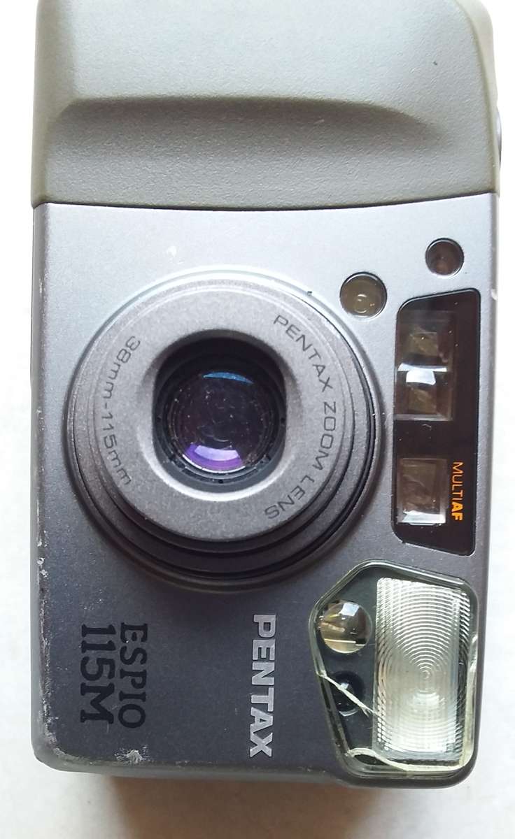 Pentax ESPIO 115M FILM Camera in good working condition.
