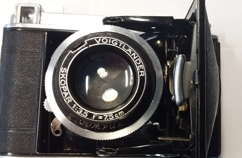 Vintage Voigtlander Bressa 46 folding FILM camera in good condition