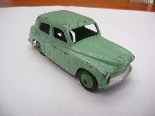 Dinky nr.40f and 154 Hillman Minx