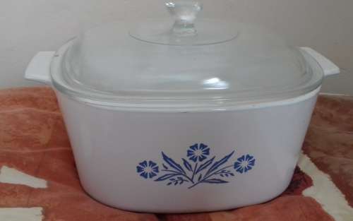 Corningware Casserole Dish with a lid - used good condition - Cornflower