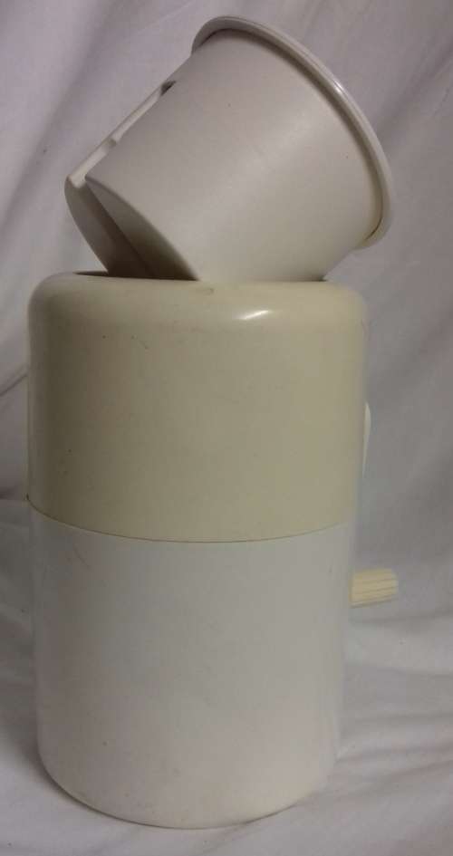 Vintage Ice Crusher - works like a charm - blades very sharp!!