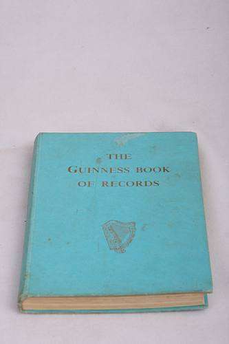 The Guinness Book of Records (Turquoise) 1967 - COLLECTOR'S BOOK