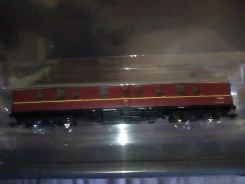 OO SALE : Job Lot. Three BR Maroon Coaches as per Pics. Unboxed