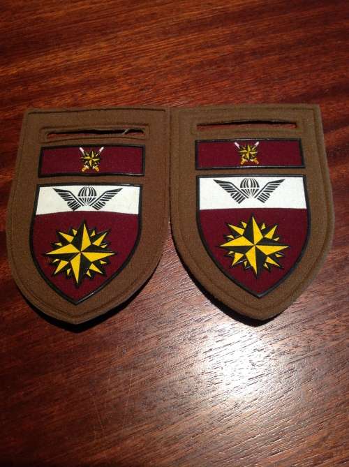 5 Recce pair of rubberized flashes in great condition