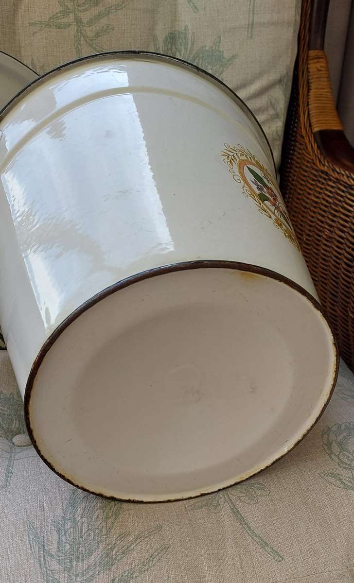 Large Enamel Bucket