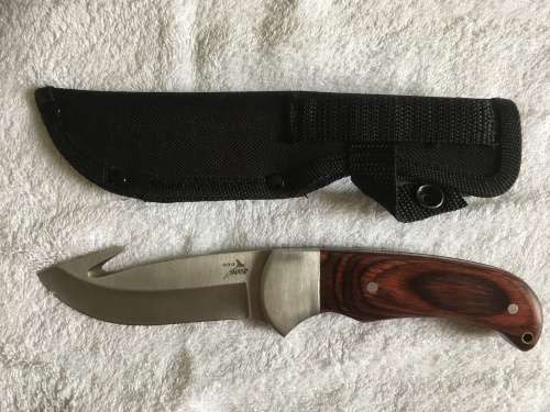 WASP hunting knife (with skinner and scabbard)