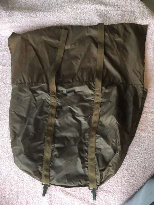 SADF sleeping bag with hood and inner padding (carry bag with clips)