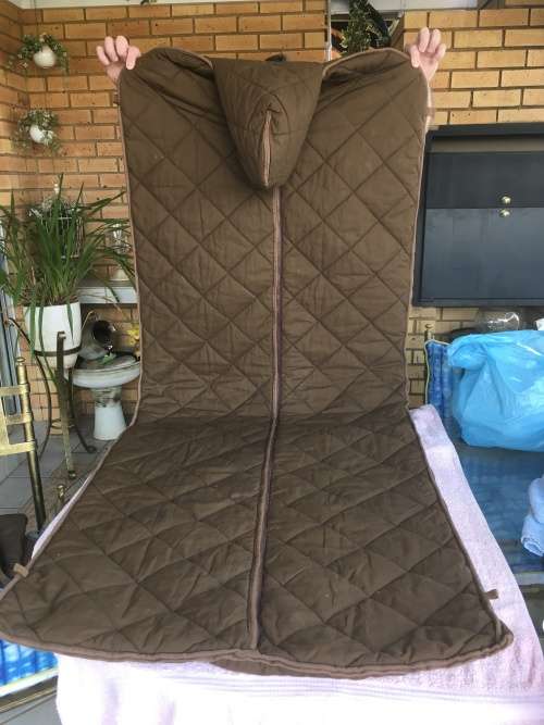 SADF sleeping bag with hood and inner padding (carry bag with clips)