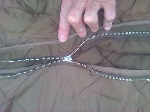 SADF SLEEPING BAG -ZIP BROKEN