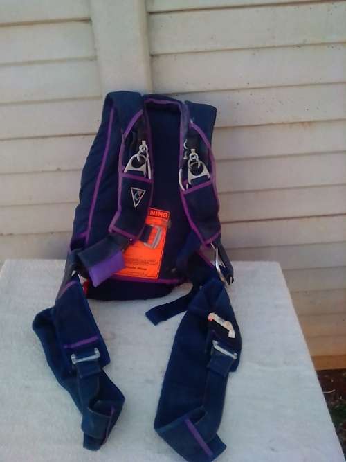 CONTOUR FREEFALL PARACHUTE -DO NOT USE ITEM NOT TESTED
