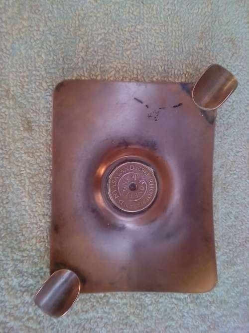 ASH TRAY WITH RHODESIAN AND NYASALAND COIN 1962 -SIGNED AT BACK