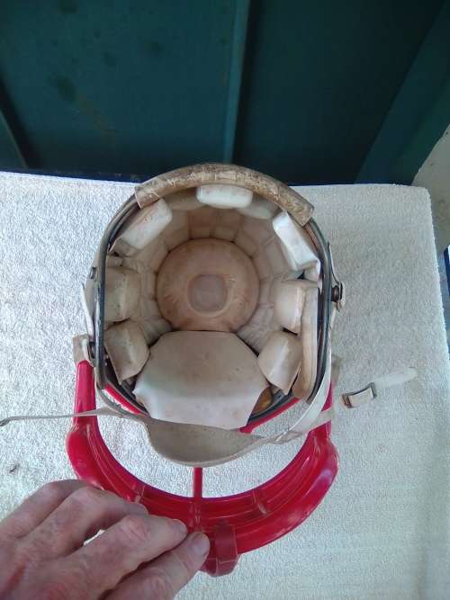 RIDDELL AMERICAN FOOTBALL HELMET