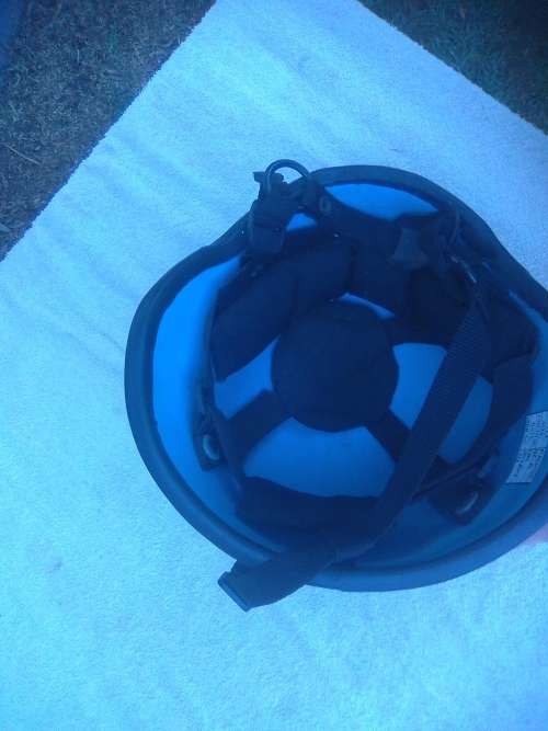 UN HELMET /USED BY SANDF