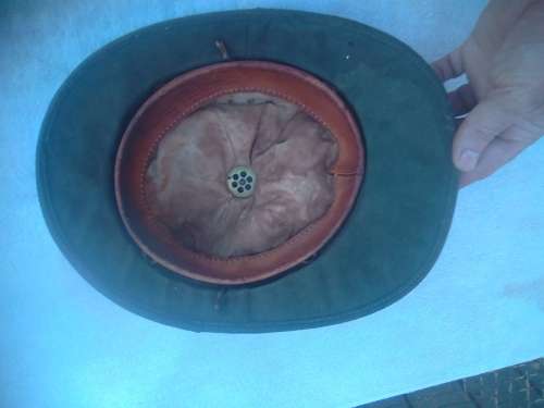 SOUTH AFRICAN PITH HELMET WITH BADGE-PLZ SEE PICS