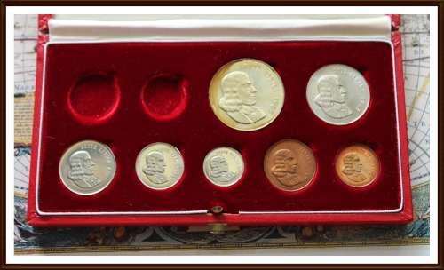 South Africa Set 1965, in Red Box, No Gold. As per Photo.