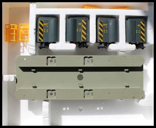 Lima Models : Model train : AUTOMATIC DRIVE THROUGCH COACH WASH, as per photo.