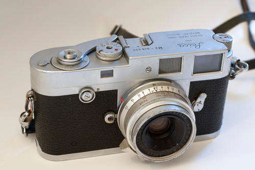 Leica M2 with 35mm Summaron - needs service