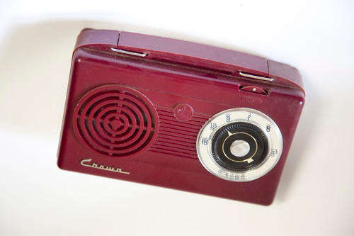 Crown PR-550 valve radio (tiny)