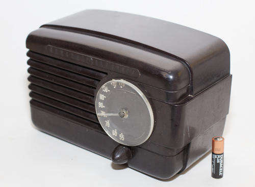 General Electric Valve Radio - Very Small