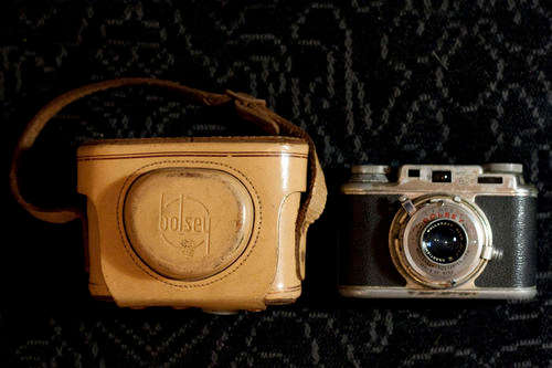 Bolsey B2. Unusual and tiny American camera