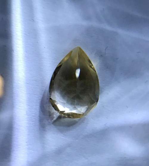RARE 1.880cts IMPERIAL TOPAZ - PEAR CUT - PERFECT CUT & SHINE - VERY HIGH DETAIL -DO U KNOW HOW RARE