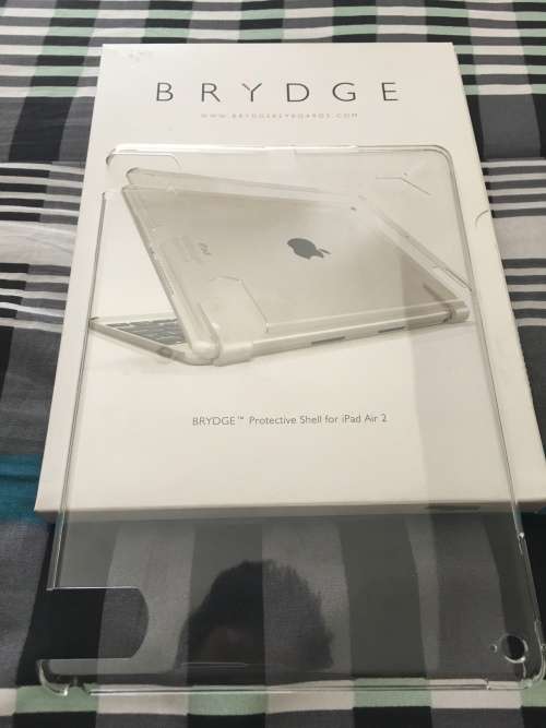 * Apple iPad Air 2 16GB Wi-Fi + Cellular with extra's worth over R7000 *